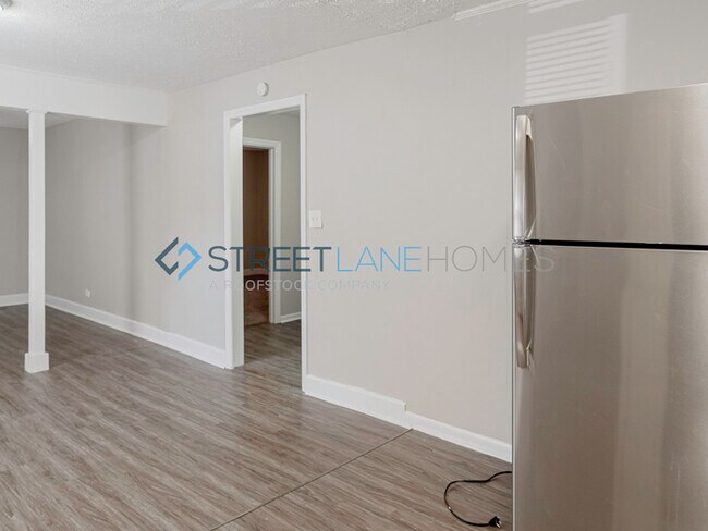 Building Photo - NOW OFFERING HALF OFF THE FIRST FULL MONTH...
