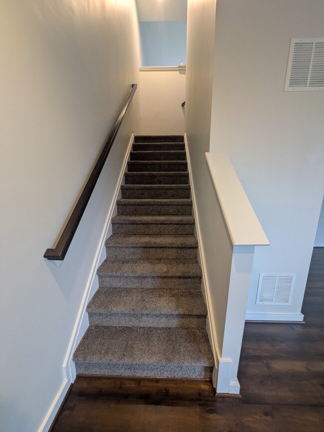 Building Photo - 1121 Lawler Dr