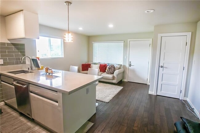 Foto del edificio - 3110 Red River St