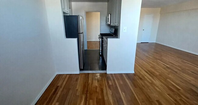 Foto del edificio - 3301 Nostrand Avenue
