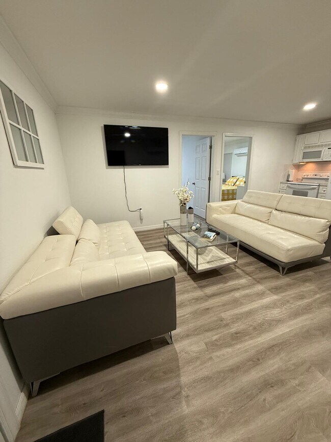 Foto del edificio - 2405 Roslyn Ln