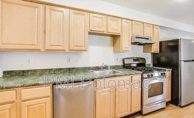 Foto del edificio - 729 10th St NE