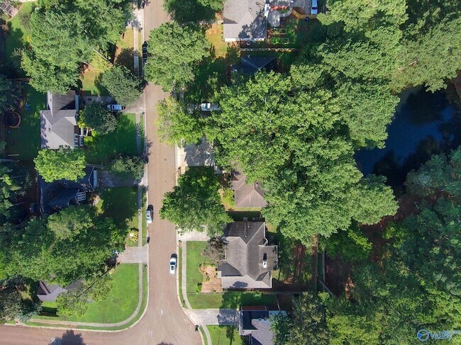 Foto del edificio - 205 Jarrett Ln