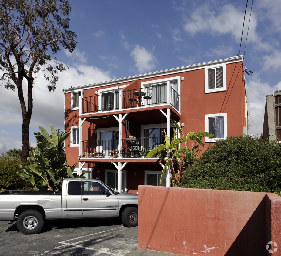Building Photo - 3145 Union St