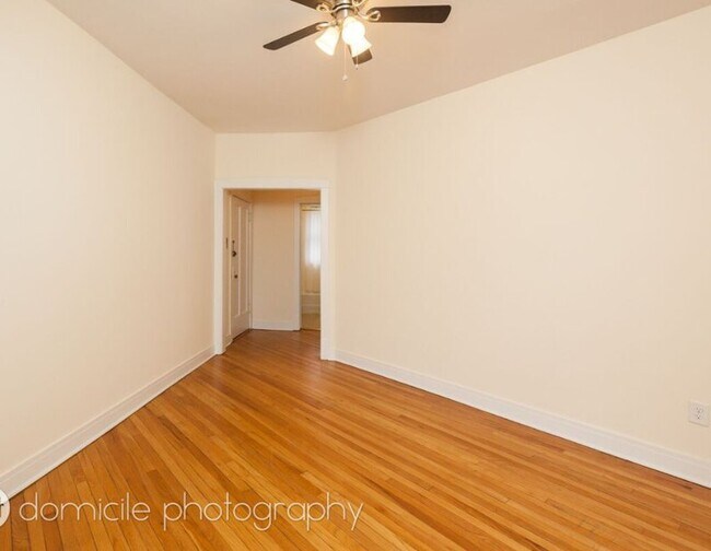 Building Photo - 905 W Altgeld St