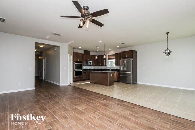 Building Photo - 1798 Chatsworth Cir