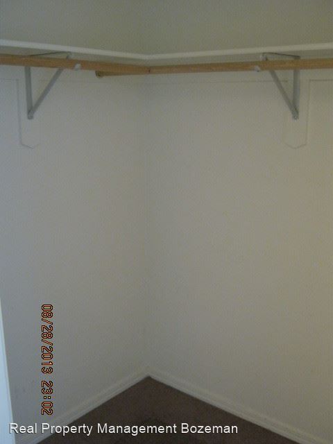 Building Photo - 3018 W Villard St