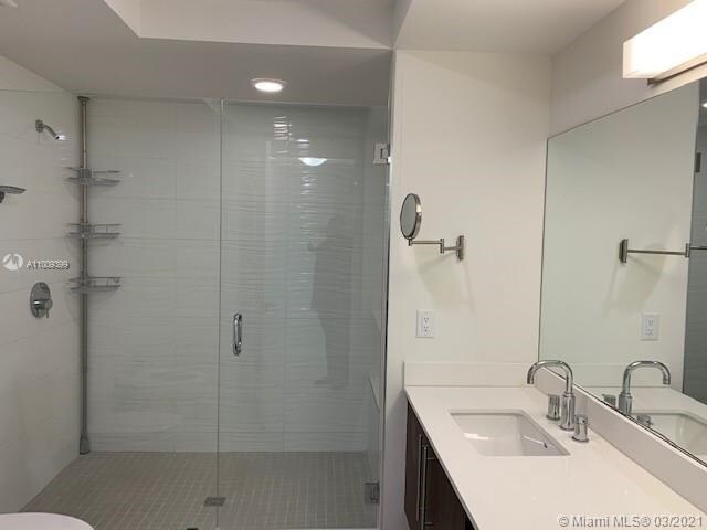 Foto del edificio - 7825 NW 107th Ave