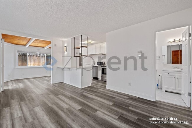 Building Photo - 127 11th St