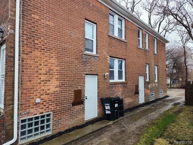 Building Photo - 9693 Ohio St