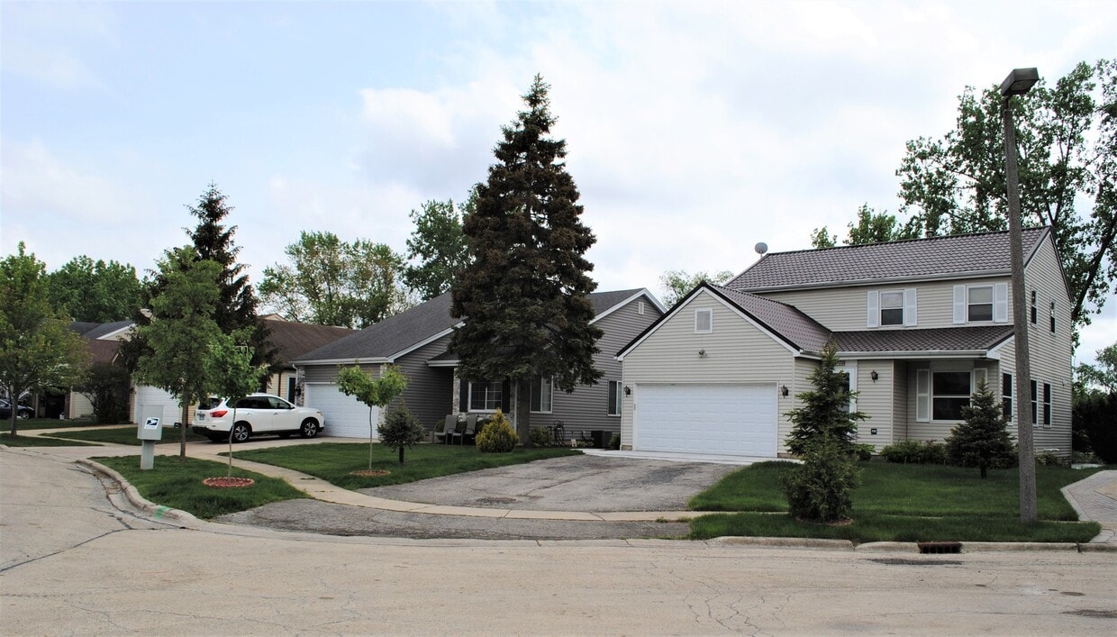 Primary Photo - 2559 Brunswick Cir