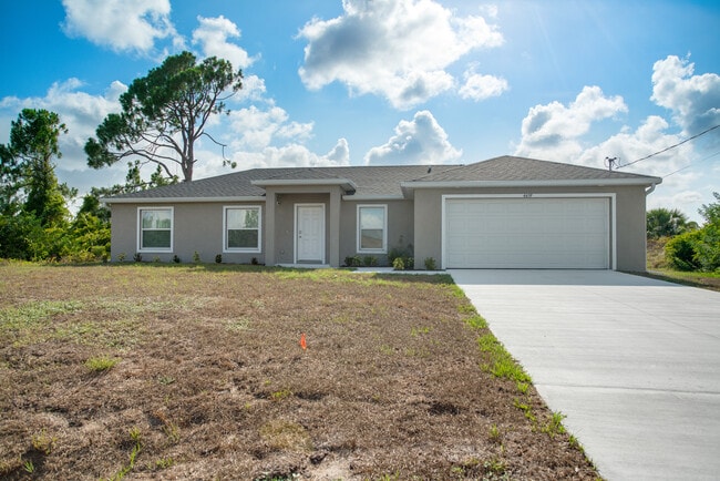 Building Photo - 4459 Gillot Blvd
