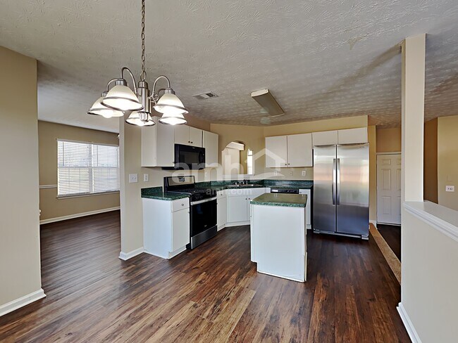Foto del edificio - 602 Thrasher Ct