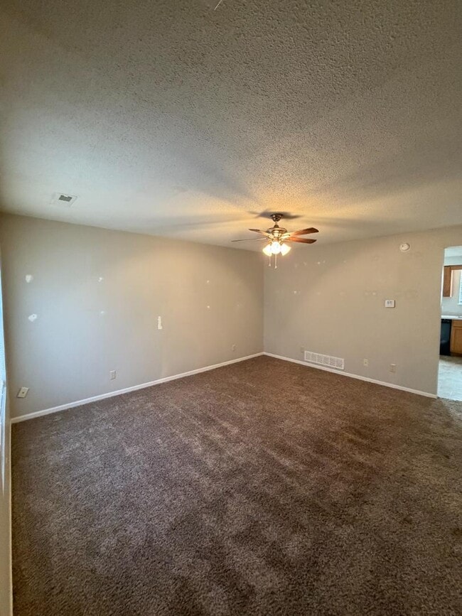 Foto del edificio - 506 Nickman Rd