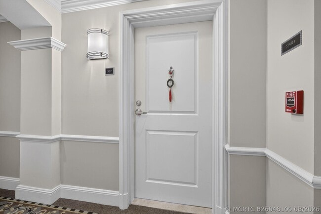 Building Photo - 403 S Sapodilla Ave