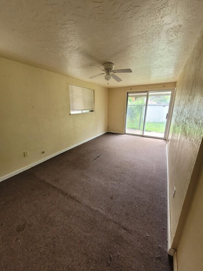 Foto del edificio - 1211 W Oak Ave
