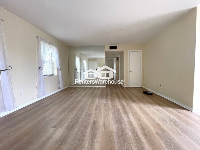 Building Photo - 1130 Rue Des Chateaux