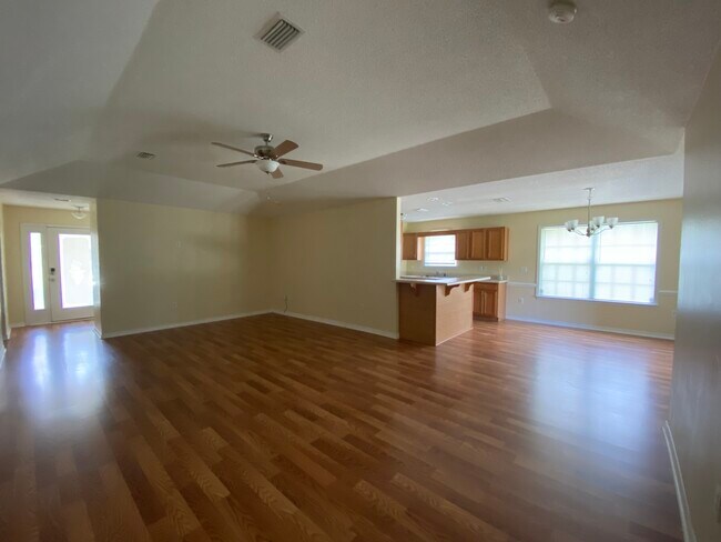 Foto del edificio - 7532 Avery Ln