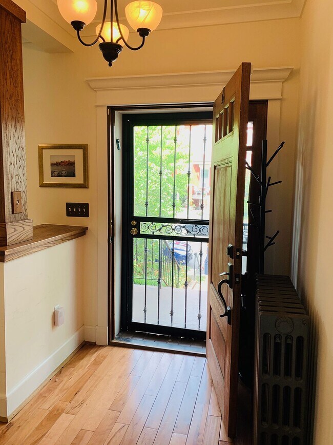 Foto del edificio - 622 Quincy St NW