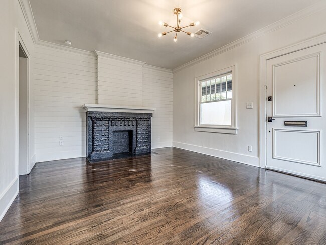 Foto del edificio - 2821 N Hudson Ave