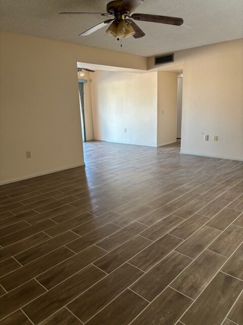 Foto del edificio - 9634 W Briarwood Cir N