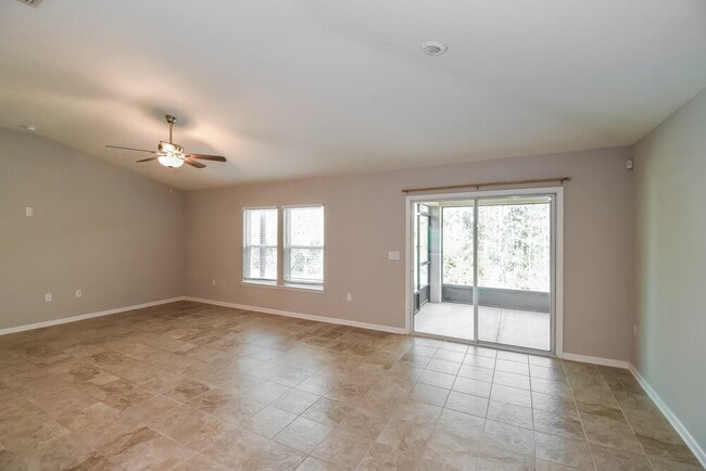 Building Photo - 194 Flach Dr