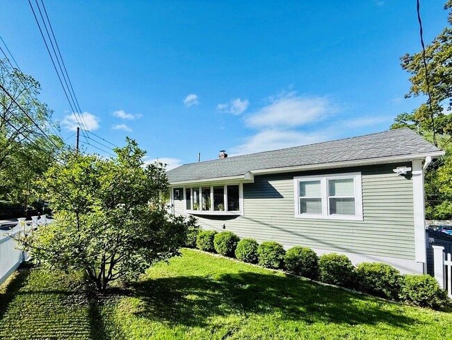 Building Photo - 81 Cleveland Dr
