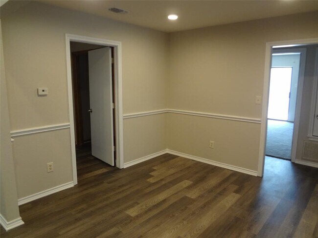 Building Photo - 219 Mountainview Dr