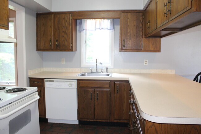 Foto del edificio - 6081 Torrington Rd