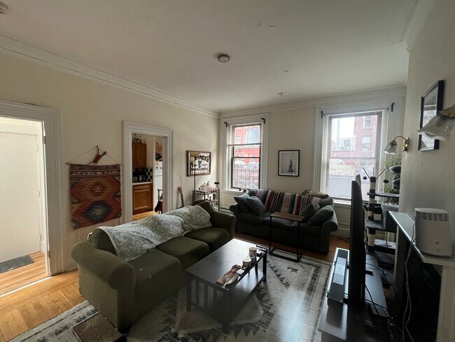 Building Photo - 130 Newbury St