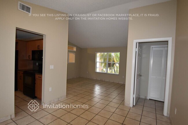 Foto del edificio - 6341 Sedgewyck Cir W