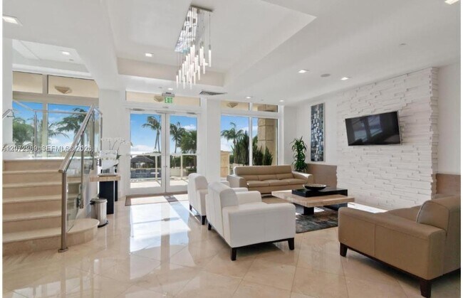 Foto del edificio - 4775 Collins Ave