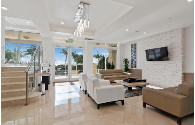 Building Photo - 4775 Collins Ave