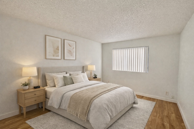 Building Photo - 2BD/2BTH with Central A/C, Private Patio, Walk-In Closet, Onsite Laundry, and Parking!