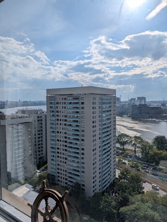 Foto del edificio - 8 Whittier Pl