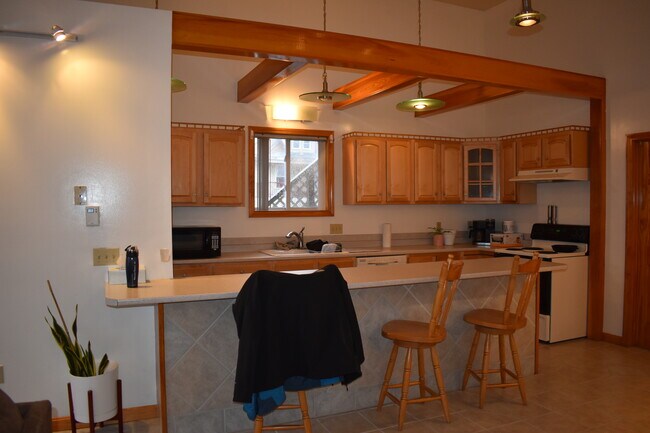 Kitchen - 40 Chambers Ave