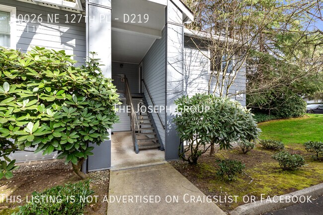 Building Photo - Top Floor 1BD/1BA Condo in Tranquil Kirkla...