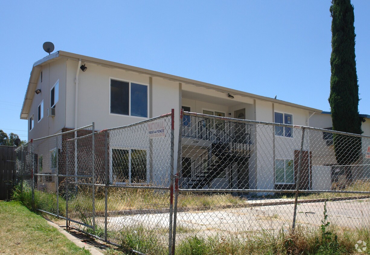 Foto del edificio - 7800 Sayonara Dr