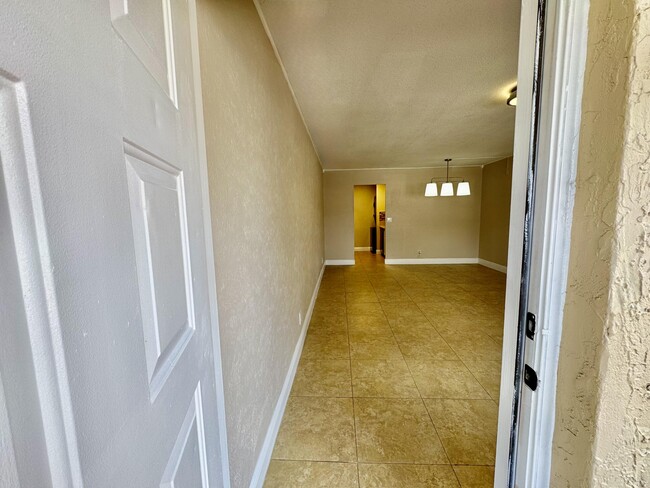 Foto del edificio - 10008 Twin Lakes Dr