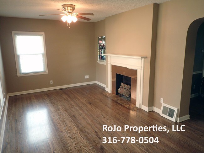 Foto del edificio - 2115 E Bayley St