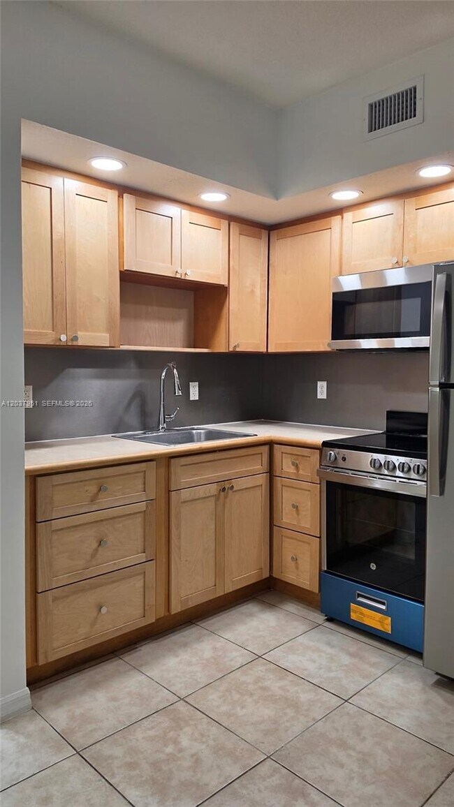 Foto del edificio - 2630 SW 28th St