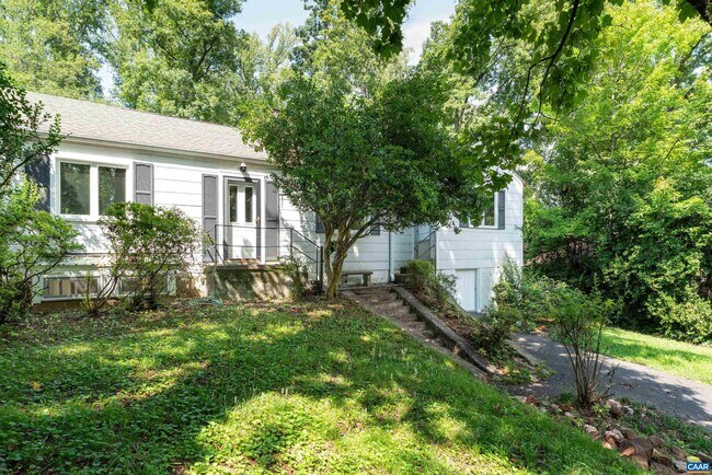 Foto del edificio - 1429 Gentry Ln