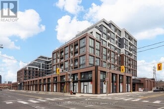 Building Photo - 858 Dupont St