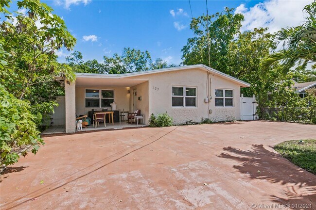 Foto del edificio - 127 NW 41st St