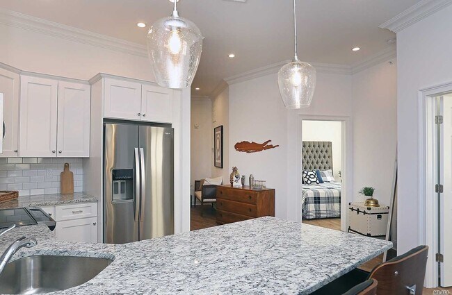 Building Photo - 2 Union Pl