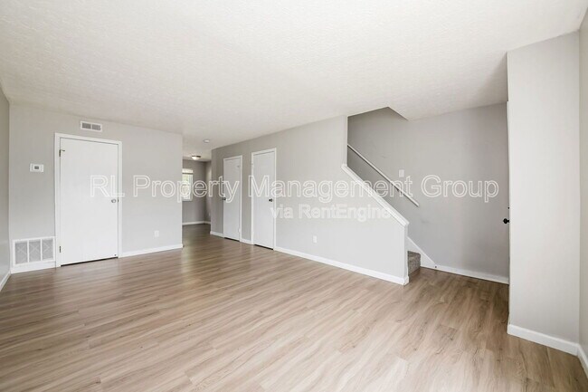 Foto del edificio - 6362 Cherylbrook Ln