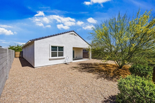Foto del edificio - 1033 W Avalon Canyon Dr