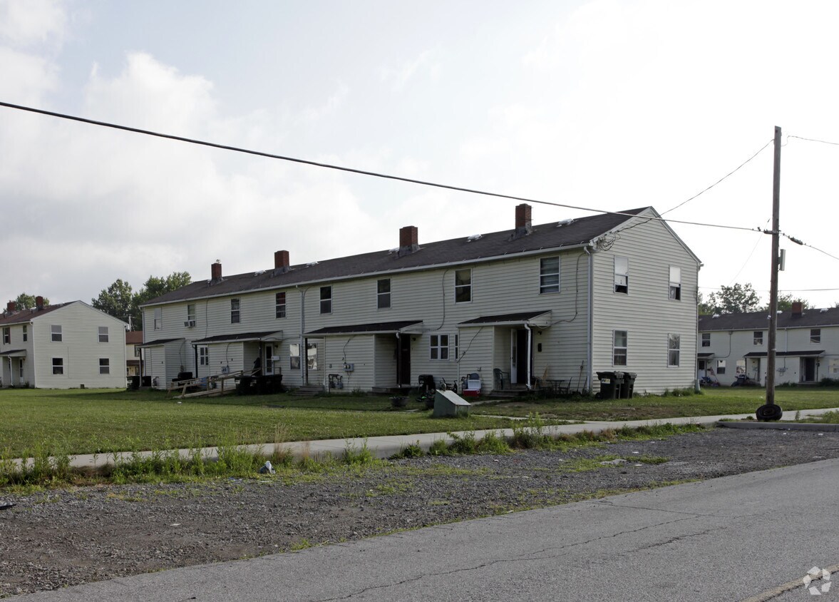 Foto del edificio - 9585 Community Rd