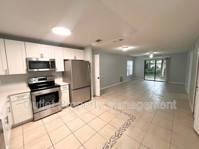 Foto del edificio - 411 Slumber Ln