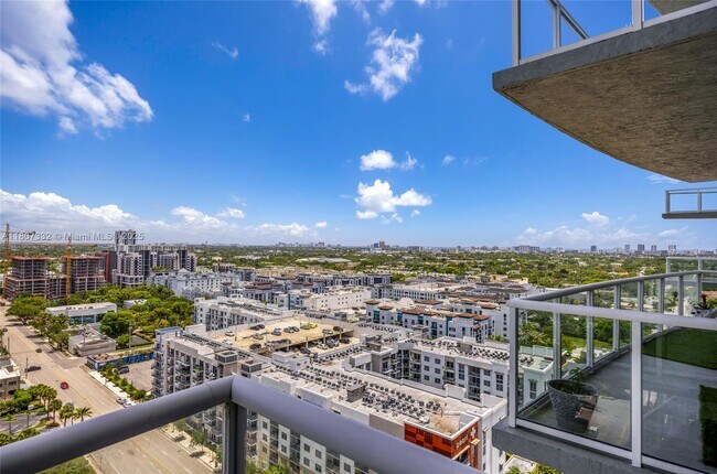 Foto del edificio - 315 NE 3rd Ave